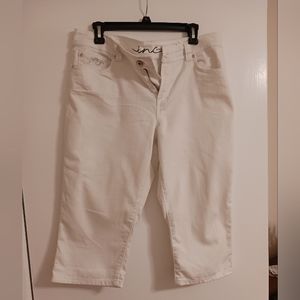 INC International Concepts White Capris